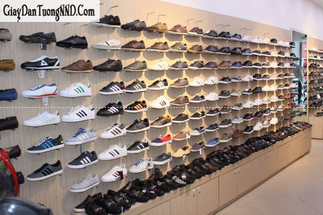 Giấy dán tường cho shop giày dép